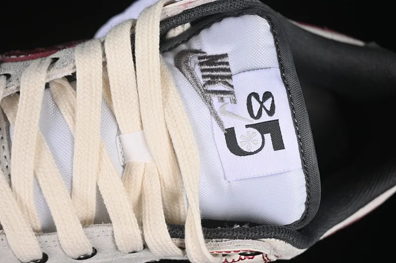 All Categories Nk SB Dunk Series Nk SB Dunk Low Low-top sneakers Nike Dunk Low "Double Swoosh" CNY Year of the Snake Panda Prank Shed the dust to welcome gold Cai Jin Low-top casual sneakers HV1800-101